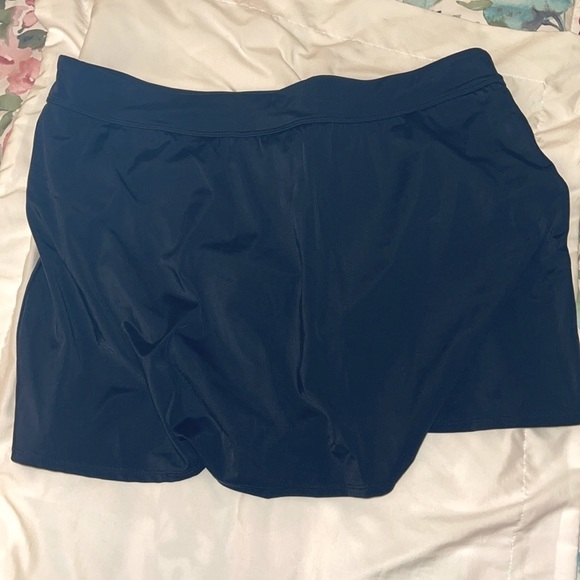 Swim skirt  black 16. NWOT - Picture 1 of 8